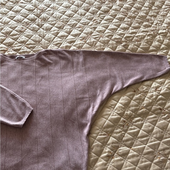 Women's Pink Sweater - Crew Neck Wool Blend. - Picture 5 of 5